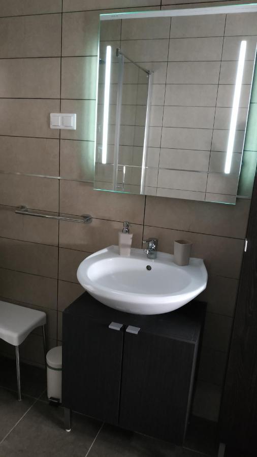 Apartman Katnic By The Beach Crikvenica Exterior foto